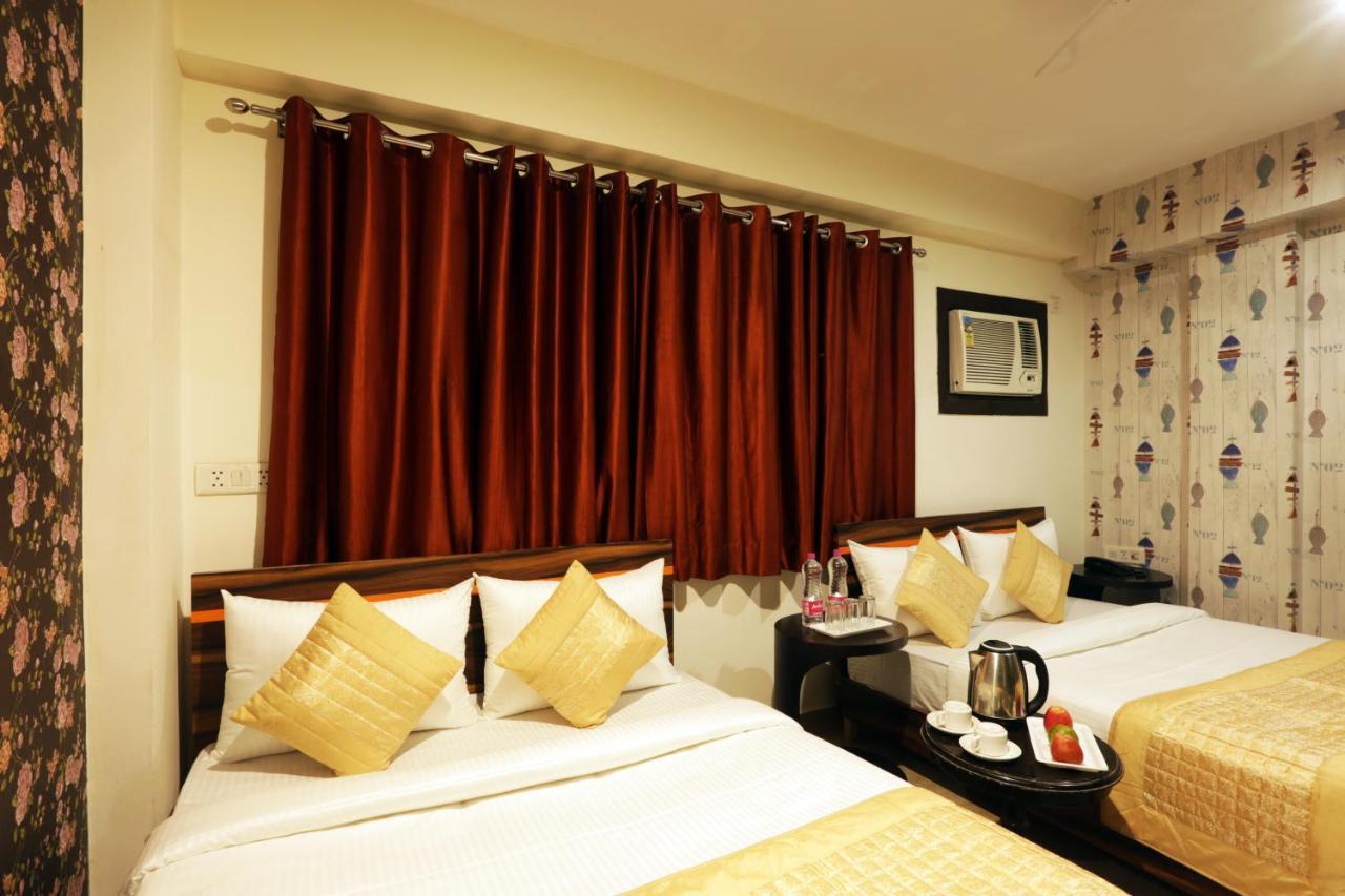 Hotel Classic Plaza At Delhi Airport Нью-Дели Экстерьер фото