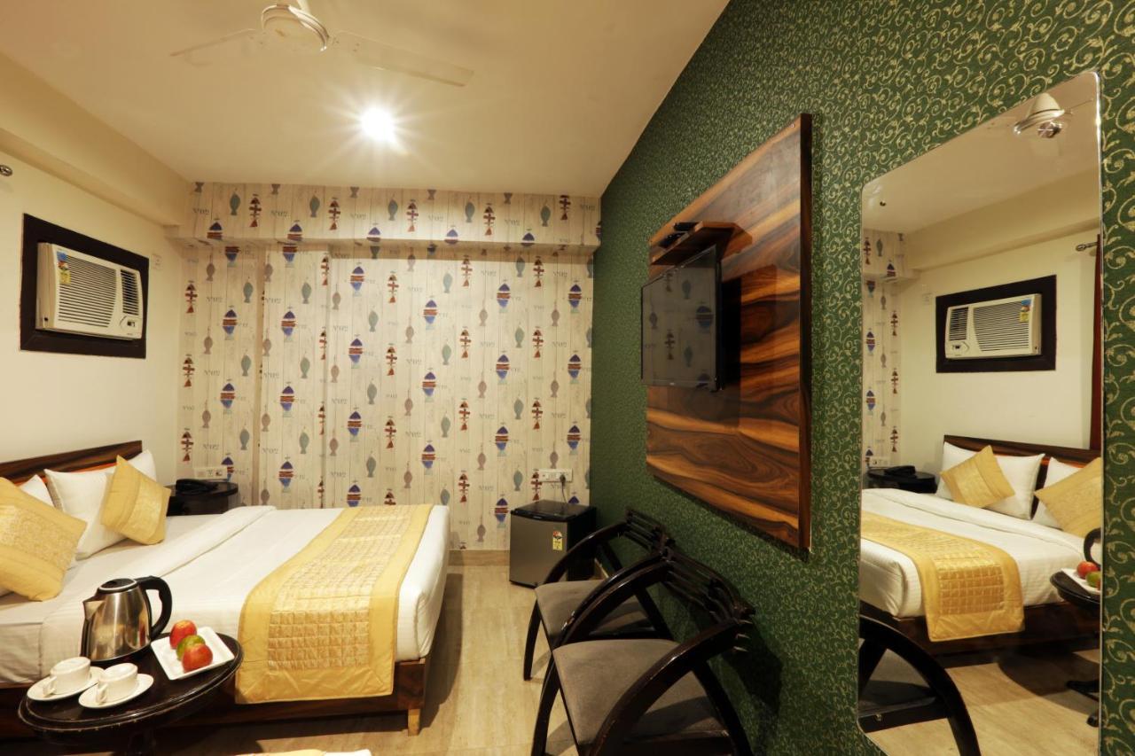 Hotel Classic Plaza At Delhi Airport Нью-Дели Экстерьер фото