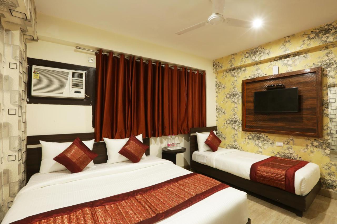 Hotel Classic Plaza At Delhi Airport Нью-Дели Экстерьер фото